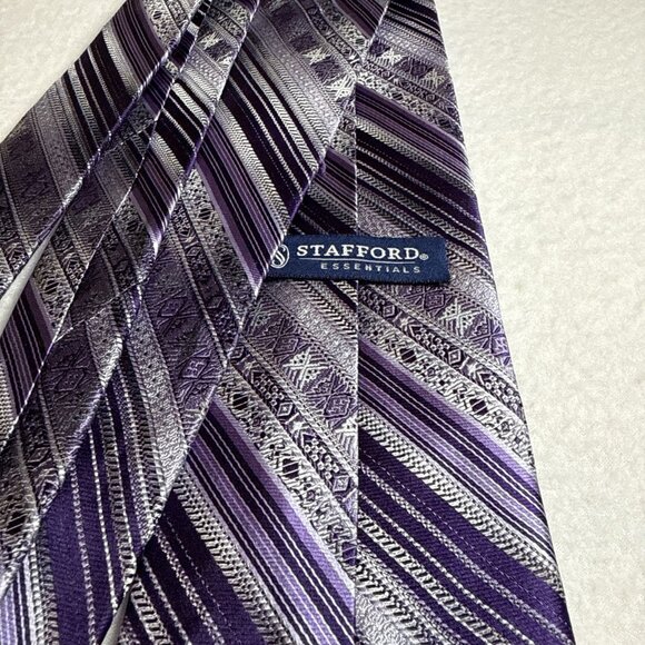 Stafford Essentials MEN’S NECK TIE Different shades Purple ALL SILK Hand Made - Picture 5 of 6